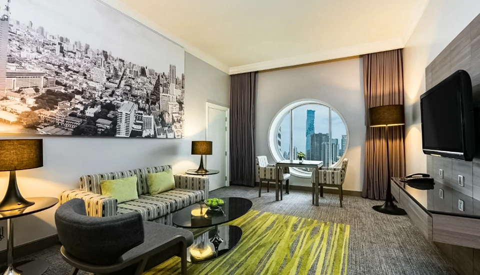 هتل هالیدی این سیلوم بانکوک